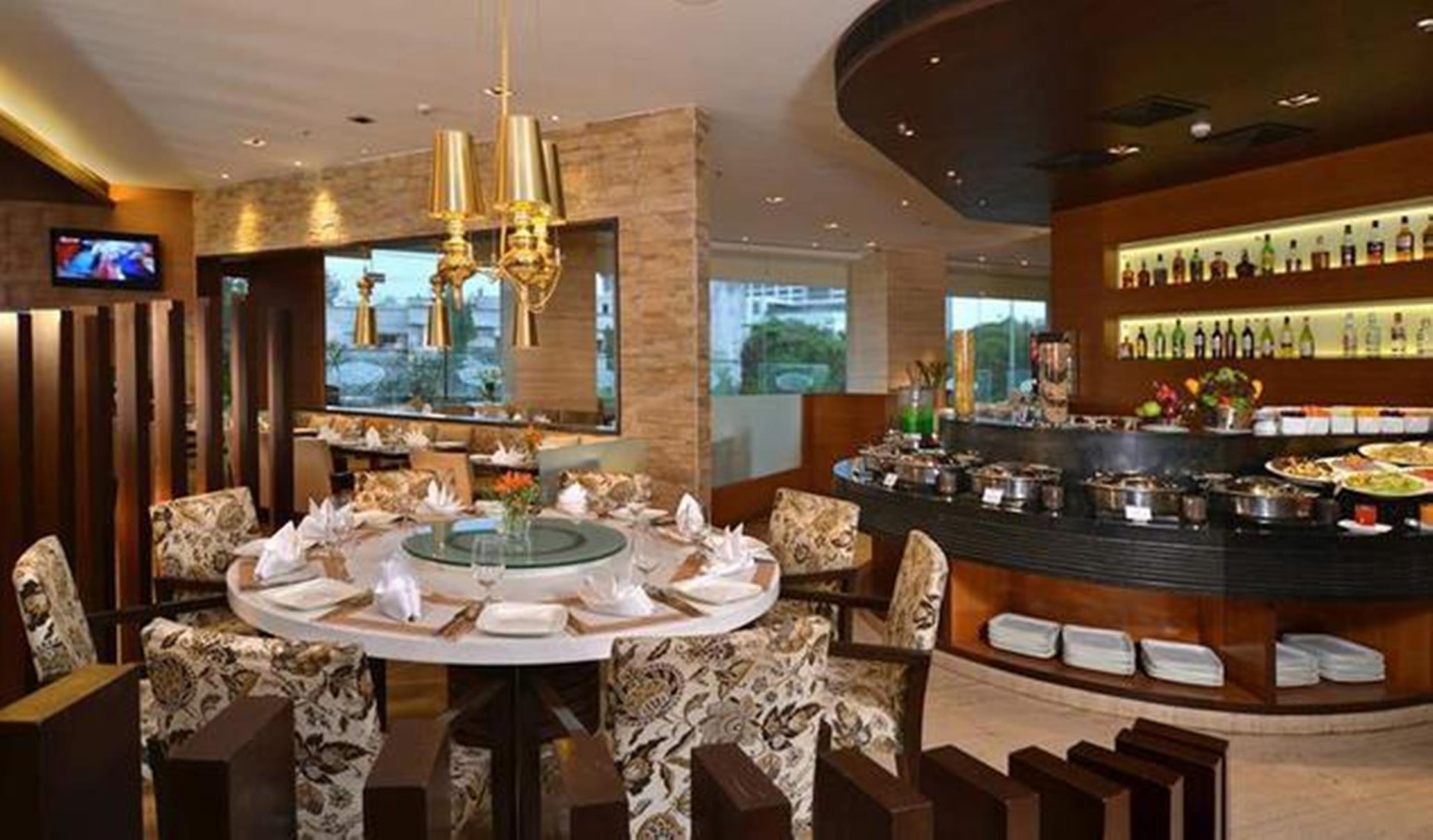 Majestic Court Sarovar Portico Наві-Мумбаї Екстер'єр фото