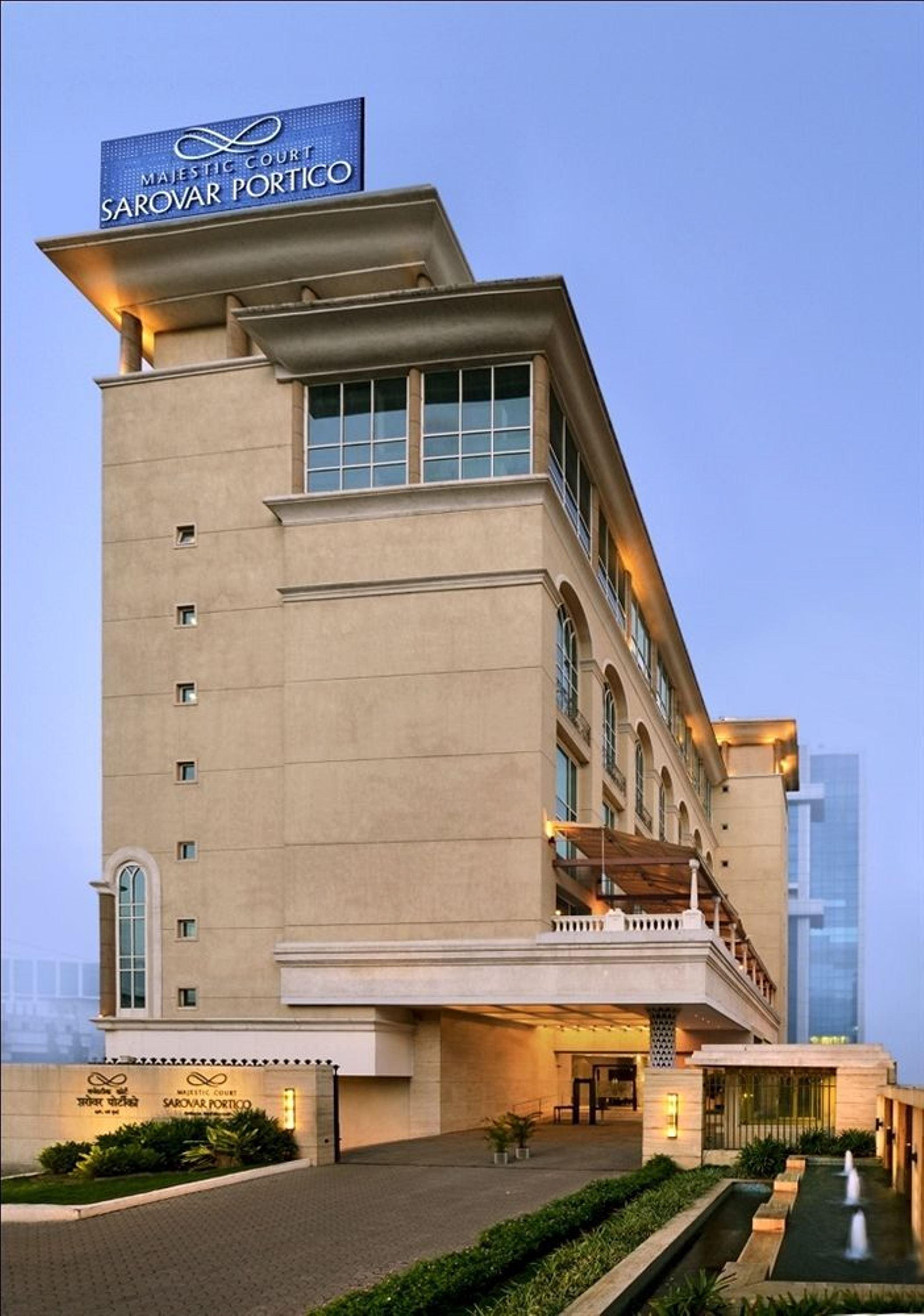 Majestic Court Sarovar Portico Наві-Мумбаї Екстер'єр фото